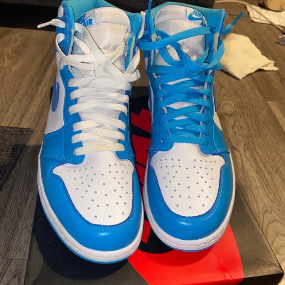 Jordan Retro 1 UNC main image 4